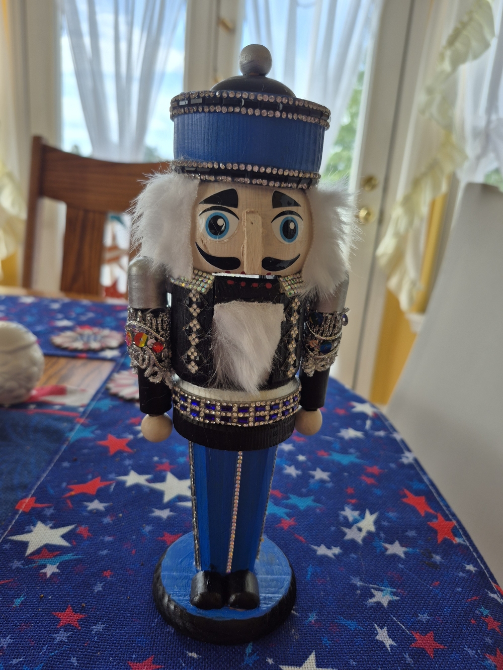 Nutcracker Set - Picture 5 of 5